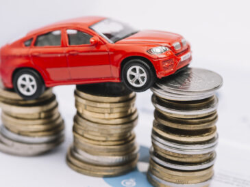 Leksaksbil på yntstapel