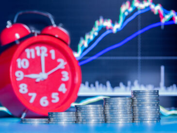 Klocka och diagram i bakgrunden